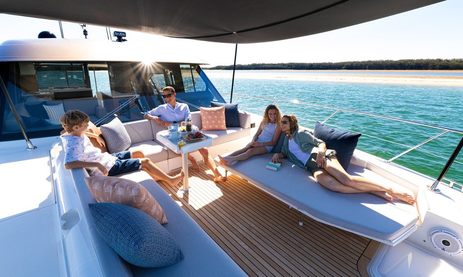 Riviera 585 SUV, Fly Deck/Sportdeck