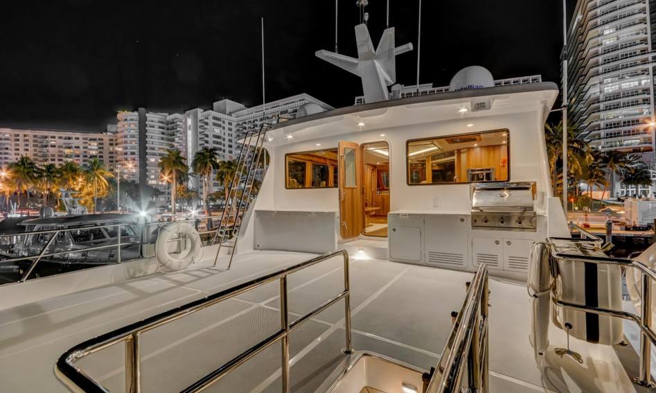 Outer Reef 860 Deluxbridge Skylounge Motoryacht, Fly Deck/Sportdeck