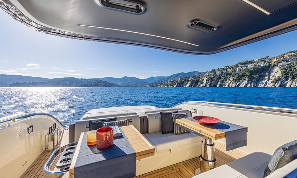 Invictus TT460 Mk2, Deck Area