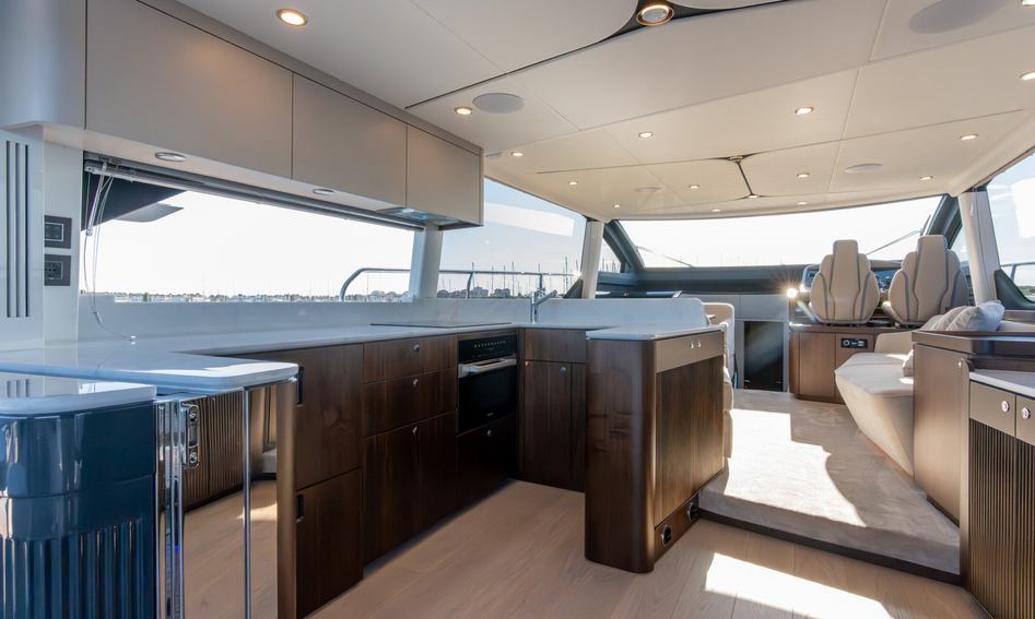 Fairline Squadron 58 Gen 3, Interior