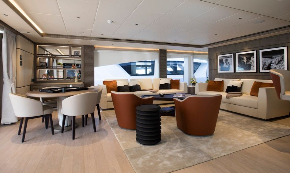 Gulf Craft Majesty 140, Interior