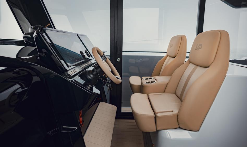 Marcopolo Adventure MP12 , Helm Station