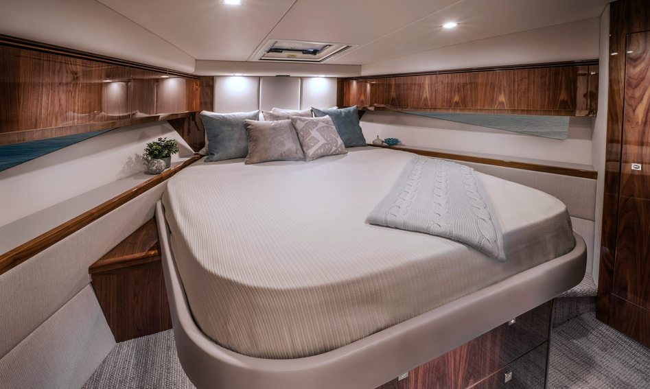 Riviera 4800 Sport Yacht Series II  Platinum Edition Mk2, Accommodation