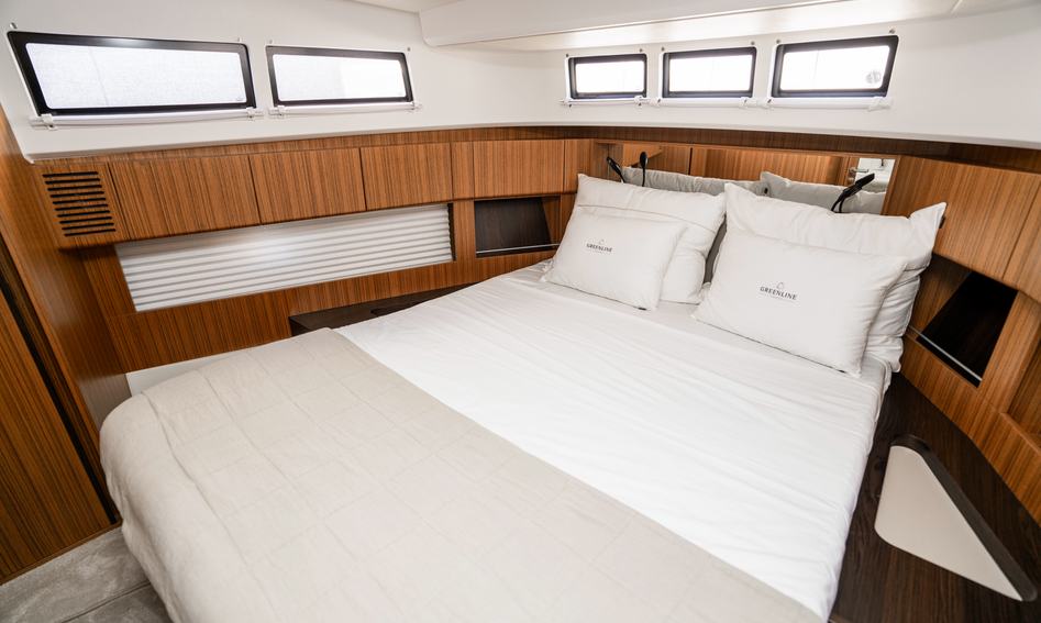 Greenline 42, Accommodation
