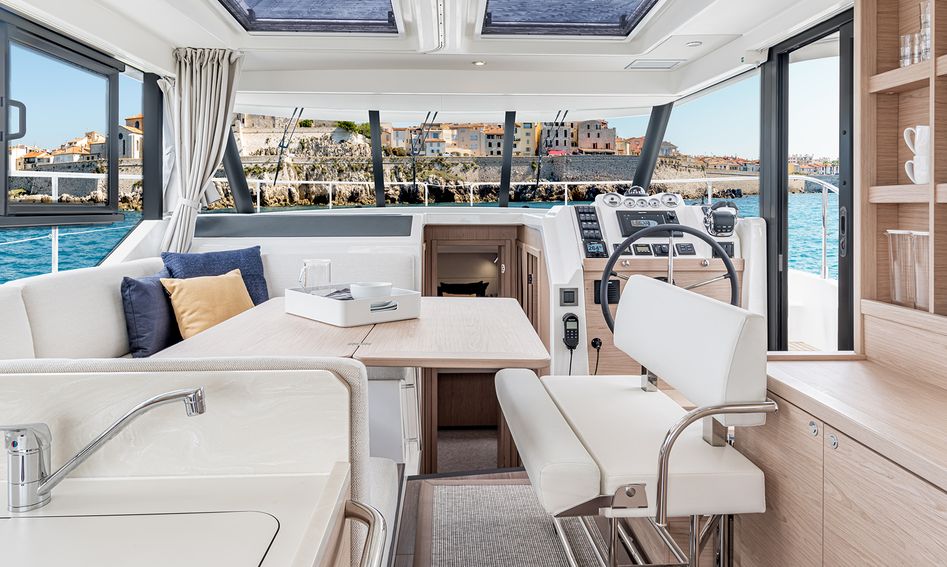 Beneteau Swift Trawler 41 Fly, Interior