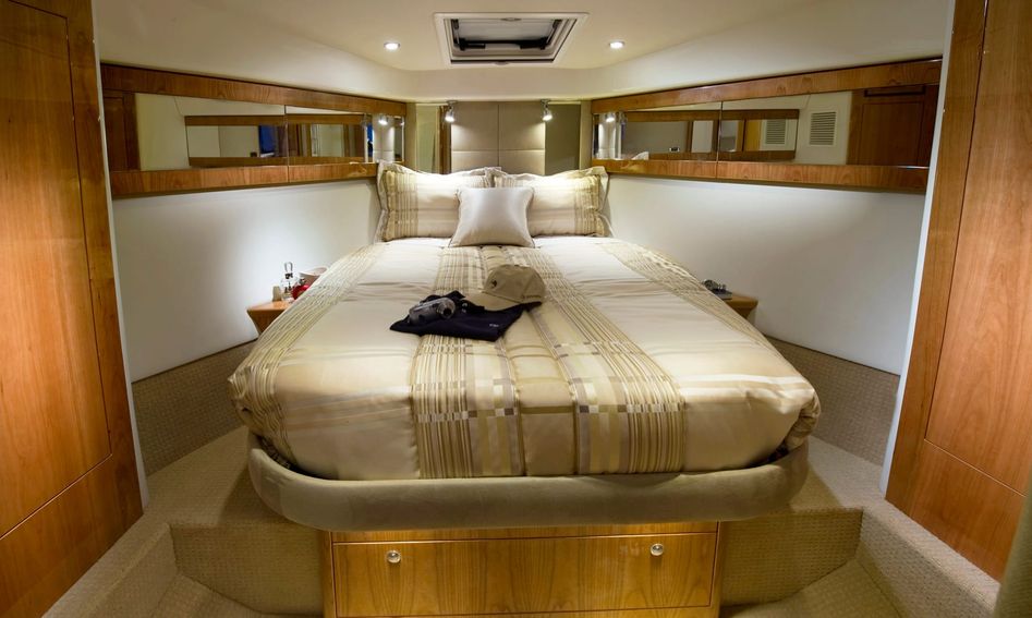 Riviera 43 Open Flybridge, Accommodation