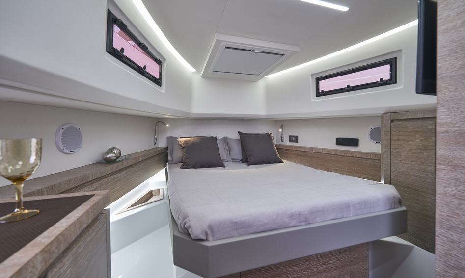 Astondoa 377 Coupé, Accommodation