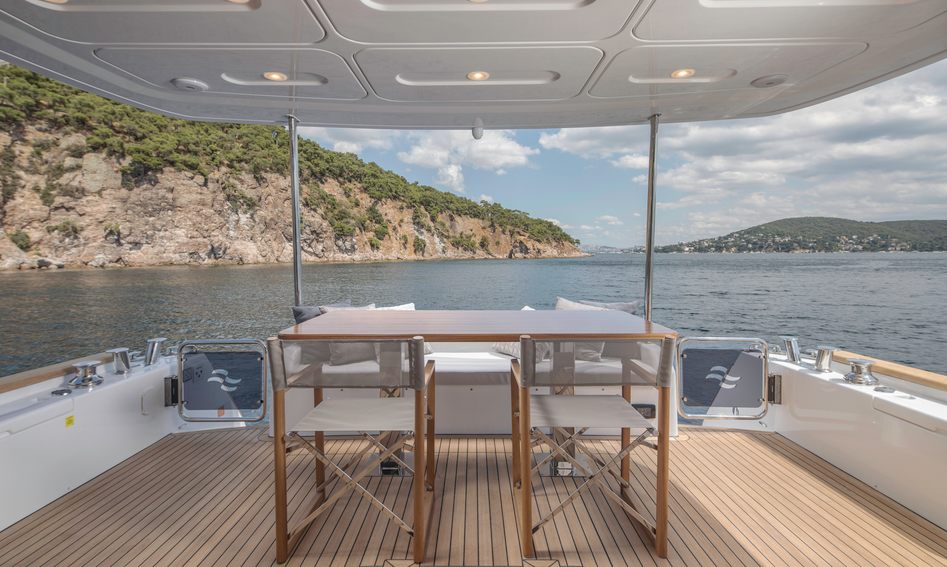 Sirena 60, Deck Area