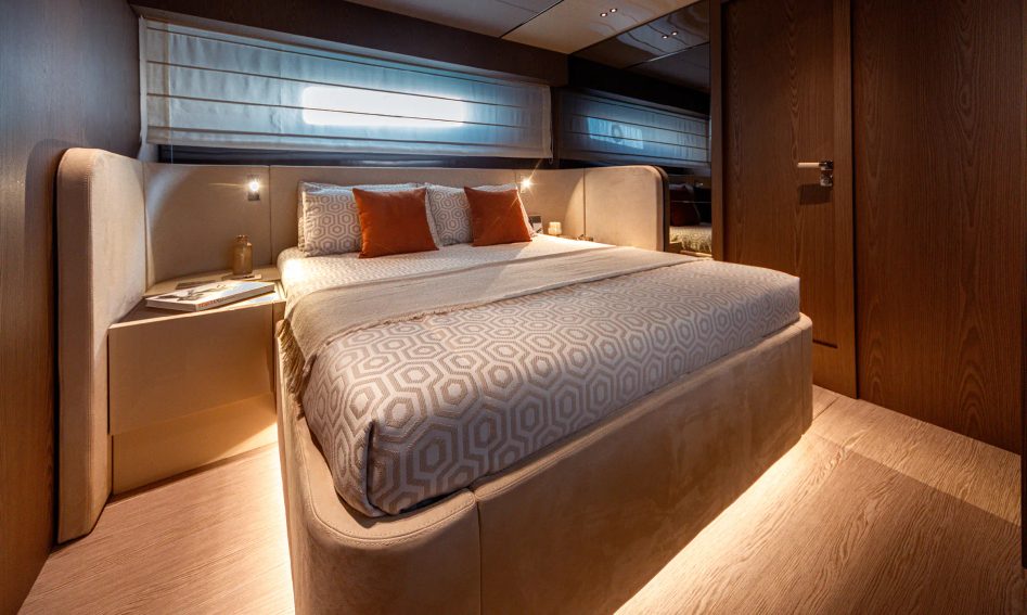 Invictus ST550 , Accommodation