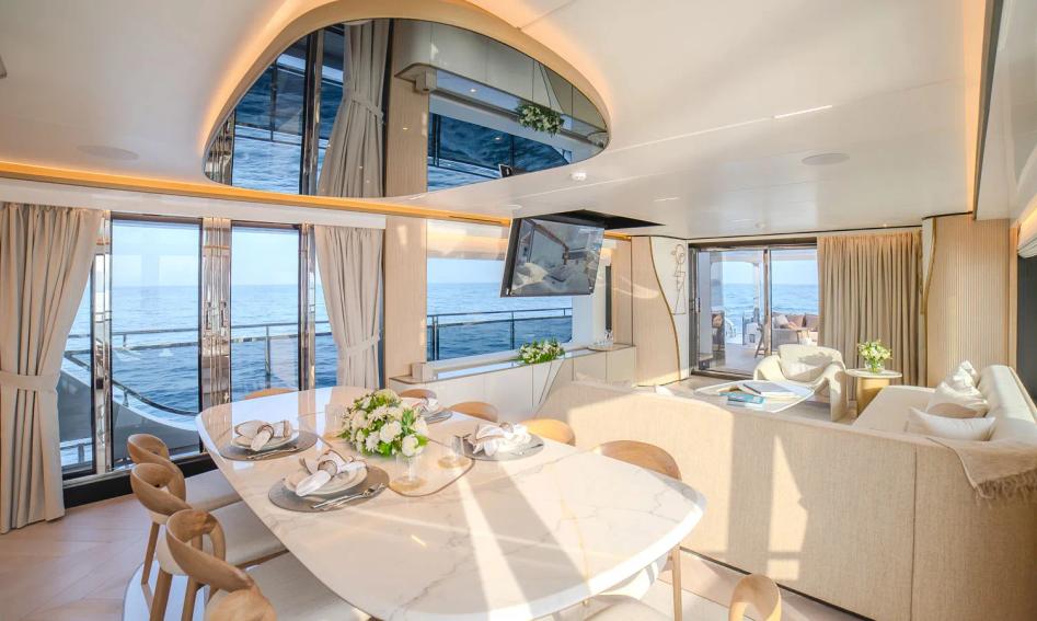 Gulf Craft Majesty 100 Terrace , Interior