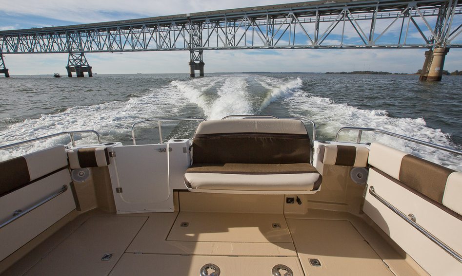 Ranger Tugs R-29 S, Deck Area