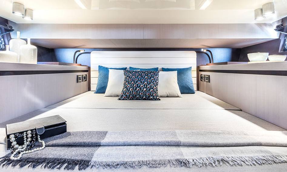 Invictus GT320, Accommodation
