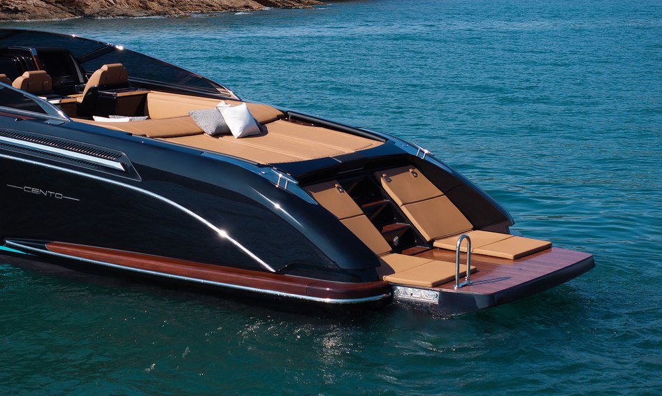 Riva Cento, Deck Area