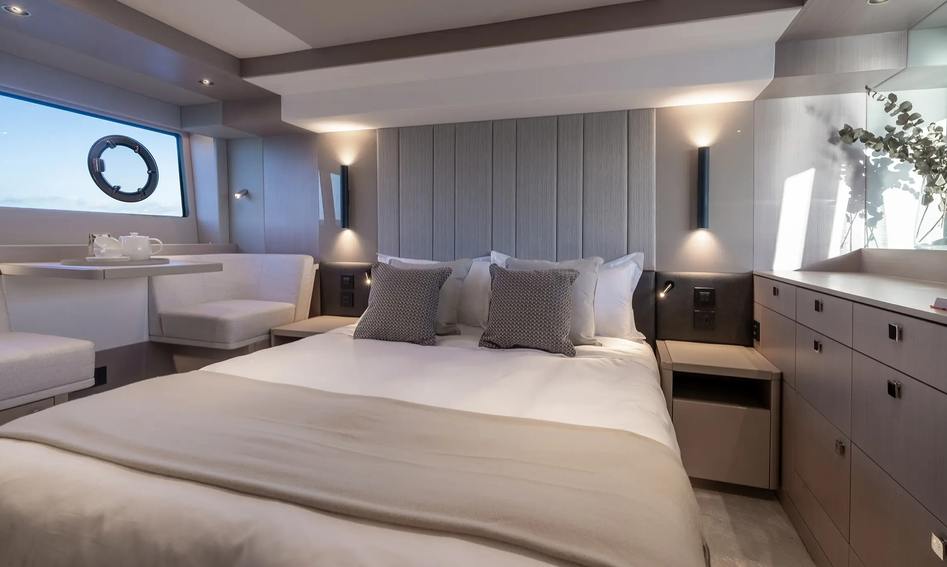 Sunseeker Manhattan 56  Mk2, Interior