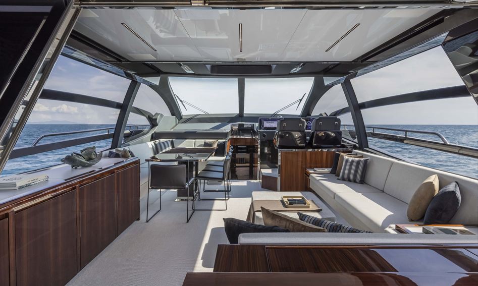 Riva 76&#039; Perseo Super, Interior