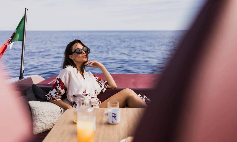 Cranchi A32 Luxury Tender  T-Top, Deck Area