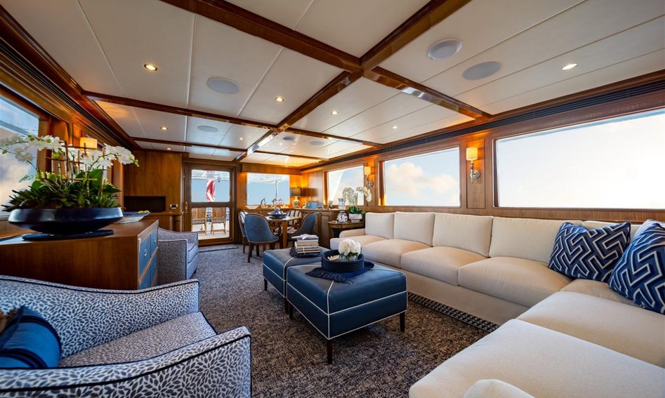 Outer Reef 900 Motoryacht, Interior