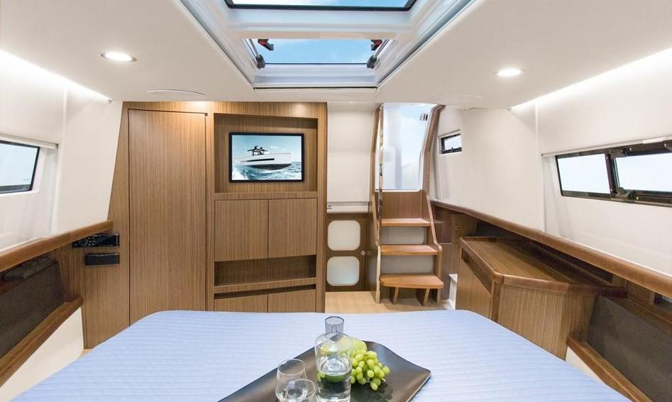 Fjord 44 Open, Interior