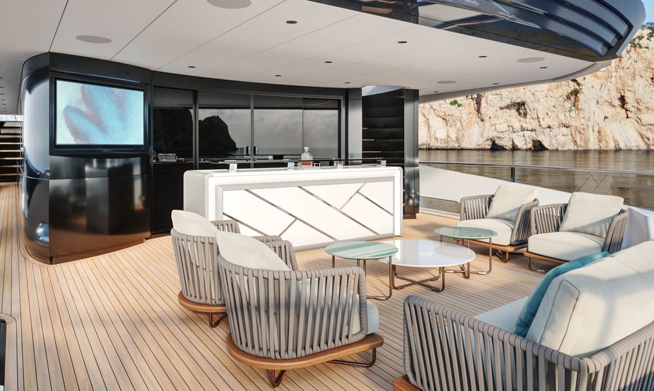 Sunseeker 120 Yacht, Deck Area