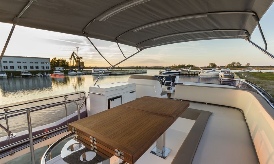 Galeon 550 Fly, Fly Deck/Sportdeck