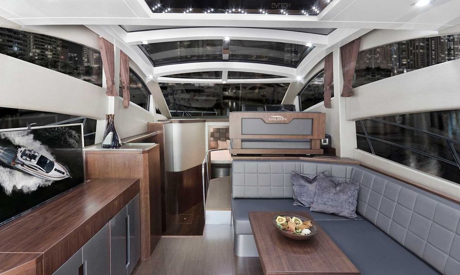 Galeon 430 HTC, Interior