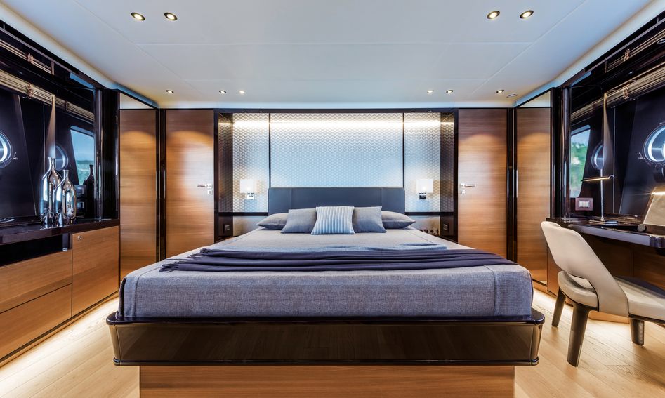 Absolute Navetta 73, Accommodation