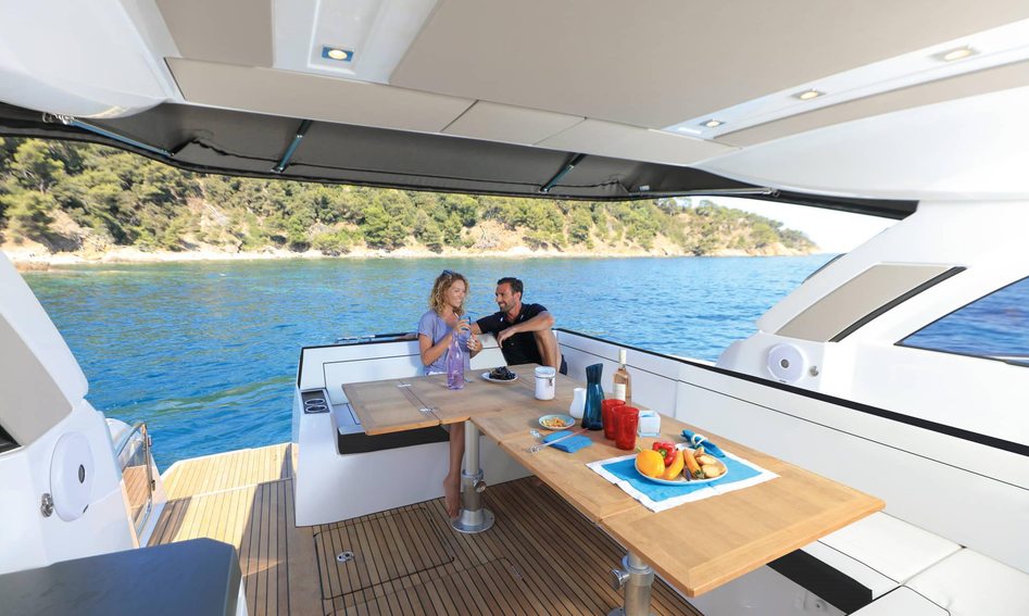 Jeanneau Leader 40 Mk3, Deck Area