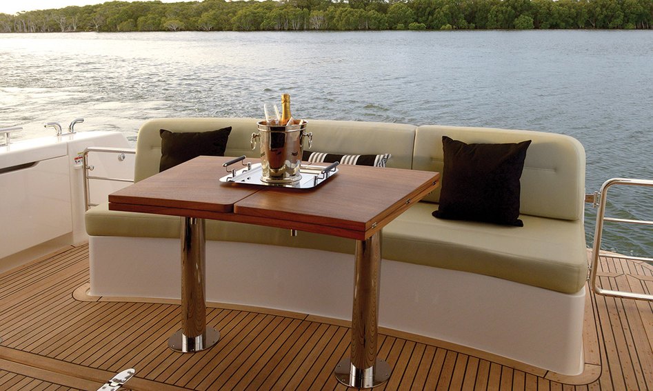 Maritimo S51 Mk2, Deck Area