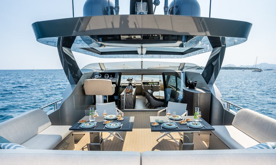 St-Barth 75, Fly Deck/Sportdeck