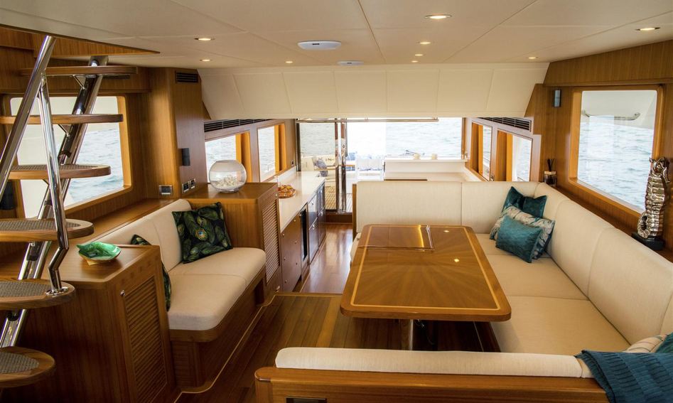 Outer Reef 640 Azure Motoryacht, Interior