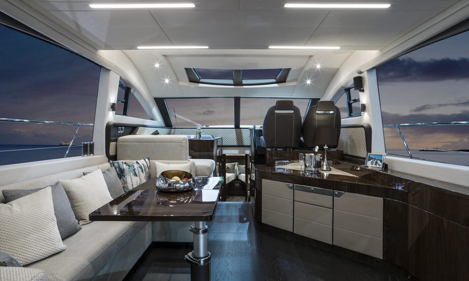 Fairline Squadron 53 Mk2, Interior