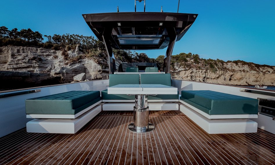 Fiart Seawalker 39, Deck Area