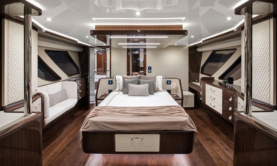 Lazzara LSX67, Accommodation