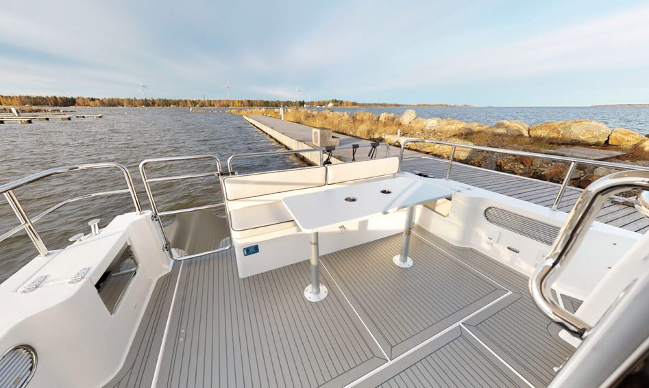 Nord Star 36+, Deck Area