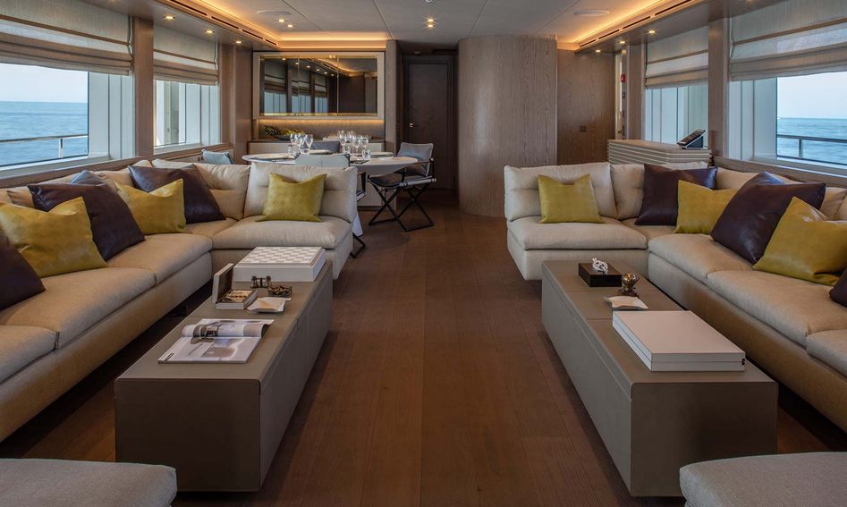 Cantiere delle Marche Darwin 102, Interior