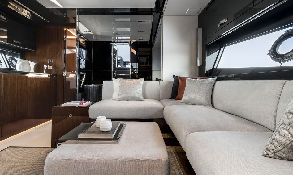Riva 58 Capri, Interior