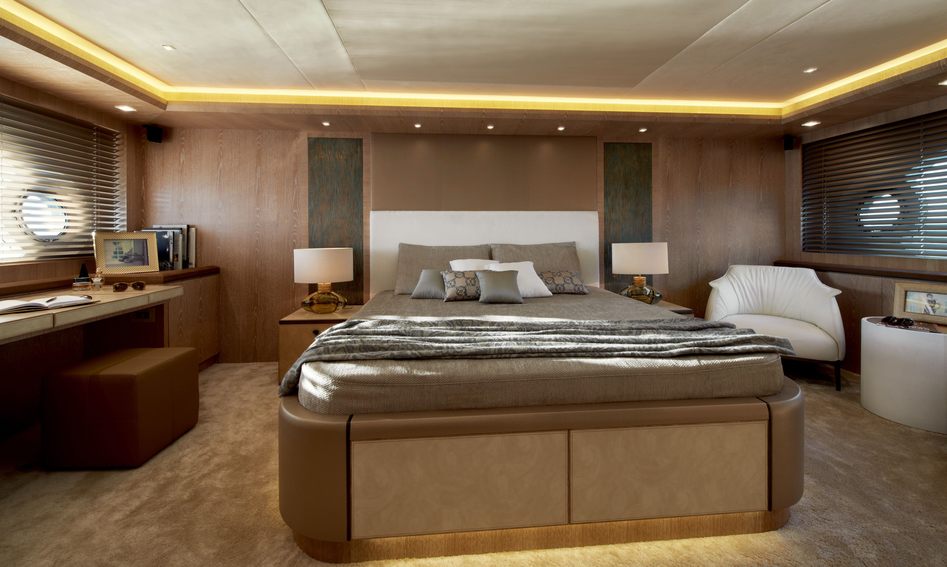 Monte Carlo Yachts MCY 86, Accommodation