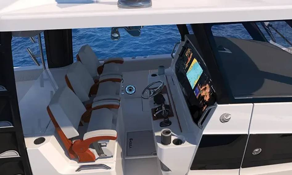 Aquila 36 Molokai , Helm Station