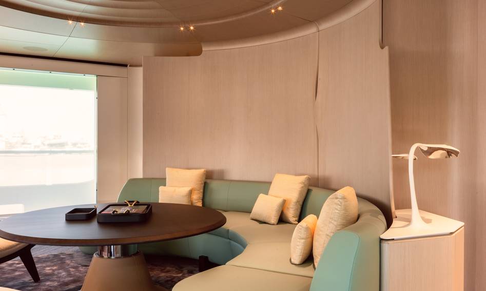 Cantiere delle Marche RJ 155 , Interior