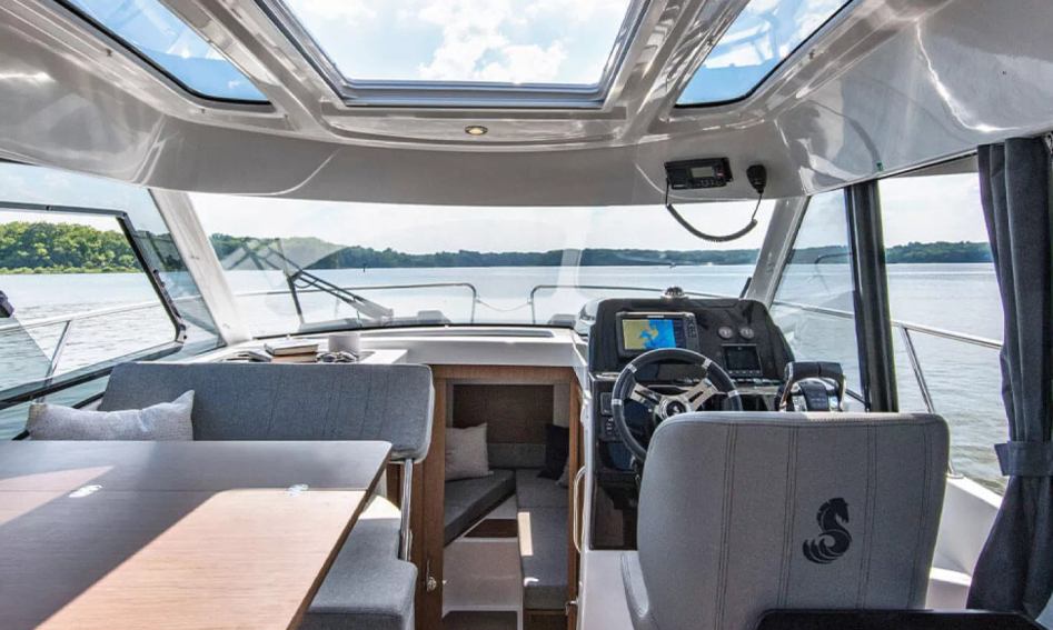 Beneteau Yachts Antares 9 , Interior