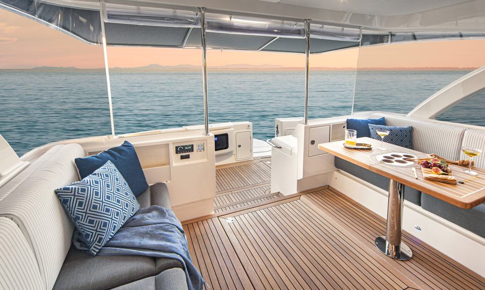 Riviera 46 Sport Motor Yacht, Deck Area