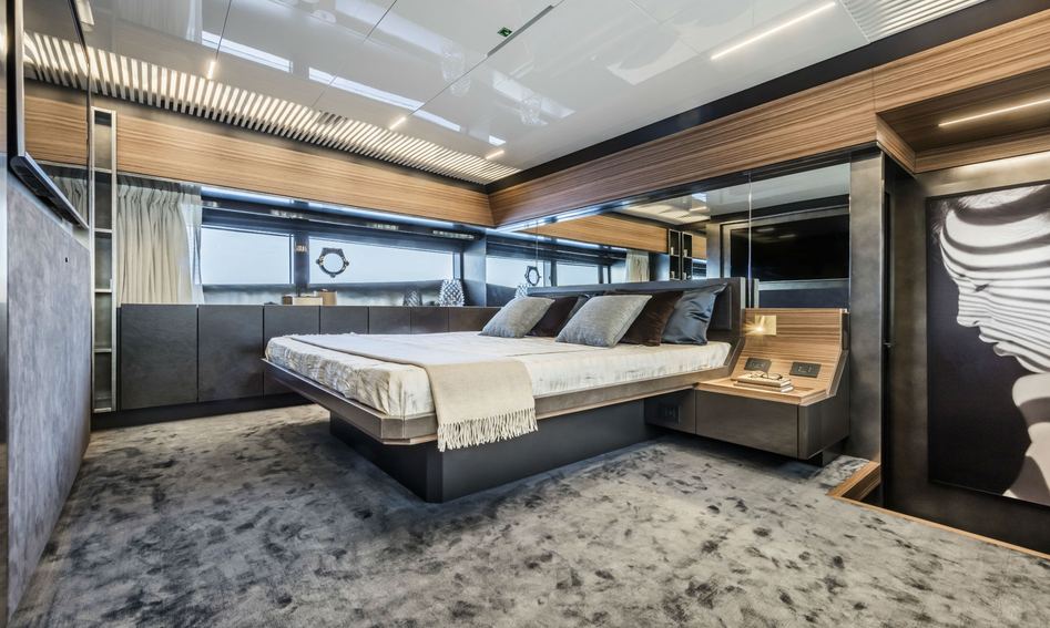 Ferretti 920, Accommodation