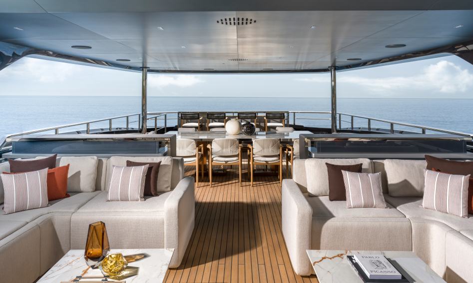 Riva 54Metri, Fly Deck/Sportdeck