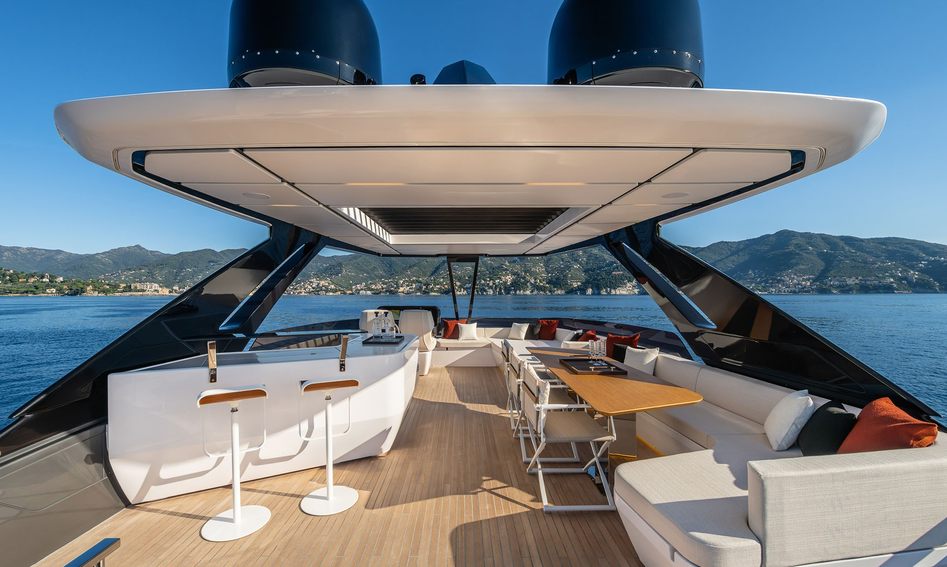 Ferretti 800 Gen 2, Fly Deck/Sportdeck