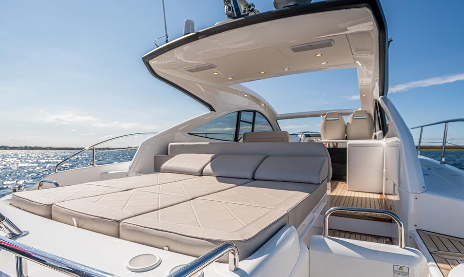 Fairline Targa 50 Open, Deck Area