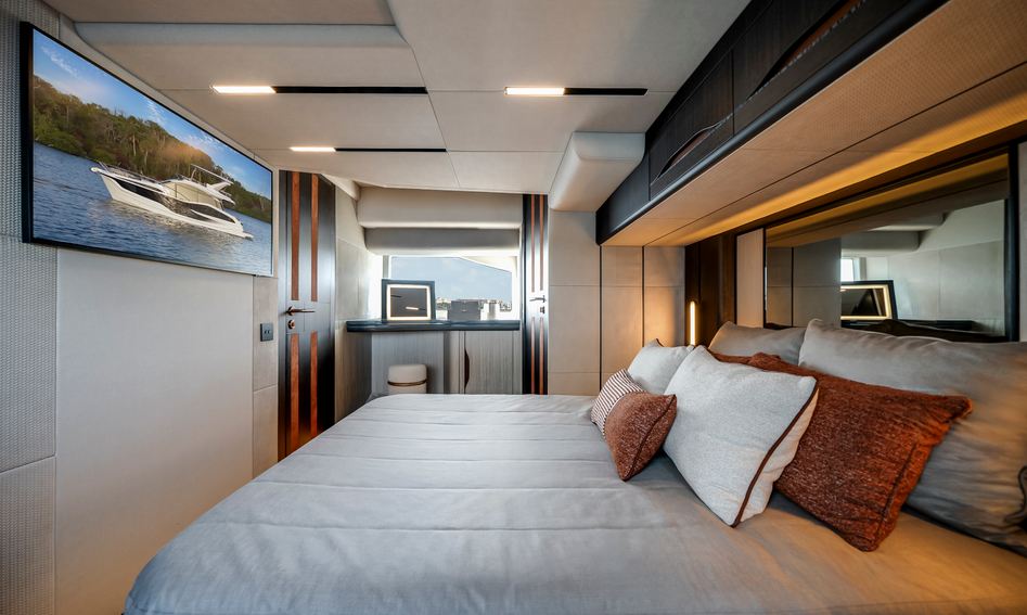 Galeon 520 Fly , Accommodation