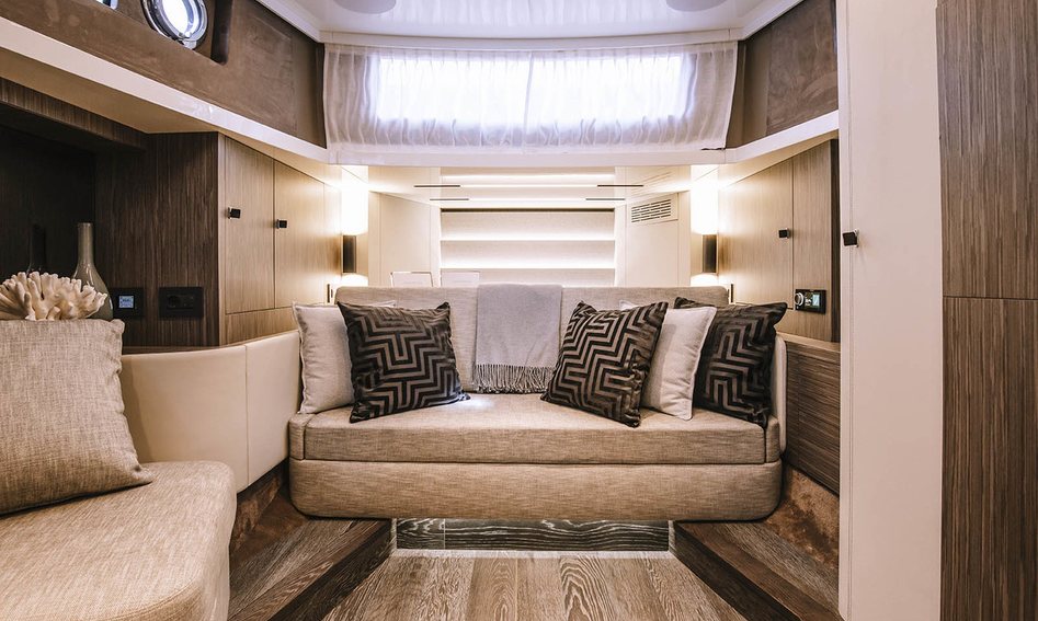 Cranchi A46 Luxury Tender, Interior