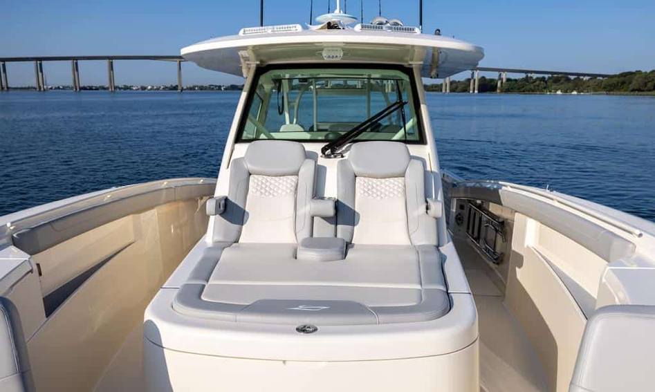 Scout 400 LXF, Deck Area