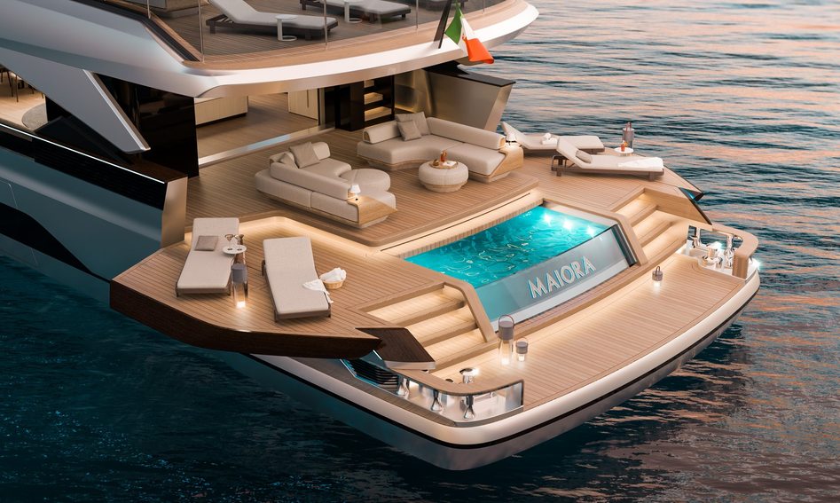 Maiora M36 , Beach Club