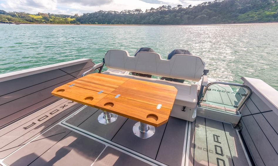 Saxdor 320 GTC, Deck Area